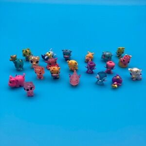 Hatchimals CollEGGtibles Lot of 21 Glitter Wing Figures- Pink and Purple Glitter